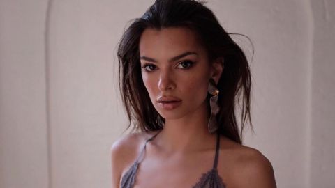 Прощай, блонд: Эмили Ратаковски решила вернуться к образу горячей брюнетки