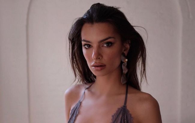 Прощай, блонд: Емілі Ратаковскі вирішила повернутися до образу гарячої брюнетки