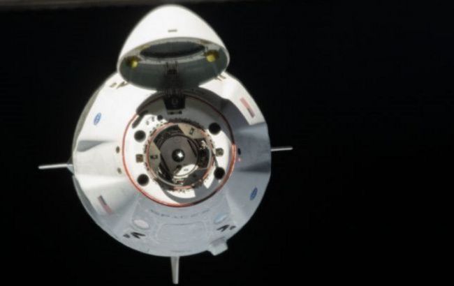 Корабль Crew Dragon Маска отстыковался от МКС и возвращается на Землю