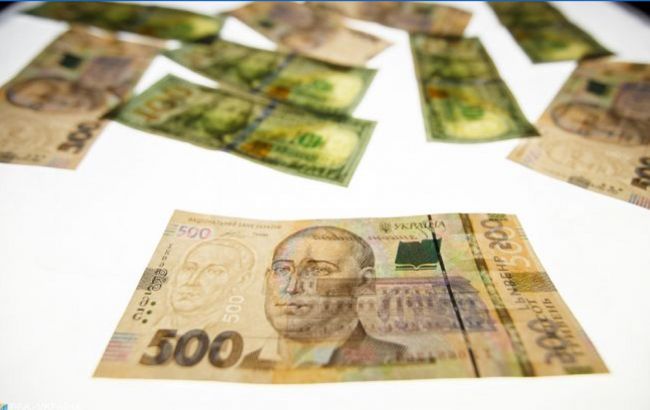 НБУ на 5 августа повысил официальный курс доллара