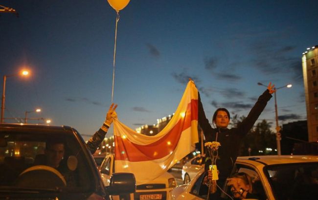 Гуляли и скандировали: в Минске ночь прошла относительно спокойно