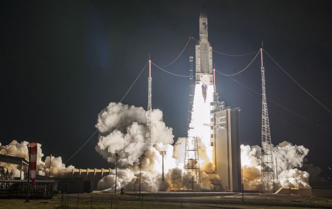 Французька ракета вивела на орбіту три космічних апарати