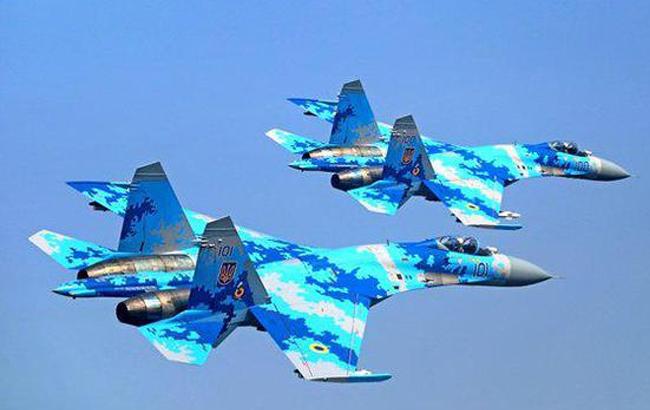 Дух захватывает: Генштаб опубликовал впечатляющее видео с учений украинских летчиков