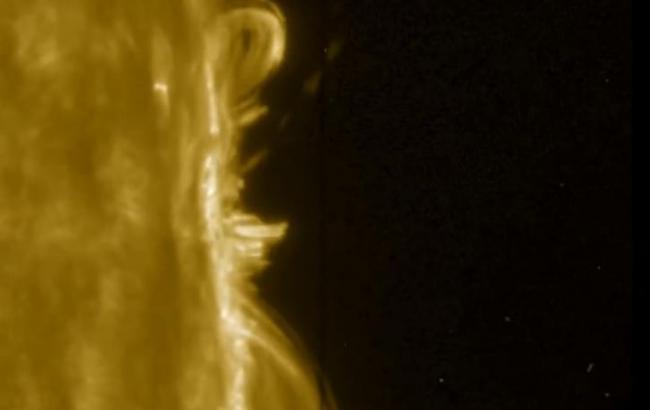 NASA показало плазменный дождь на Солнце