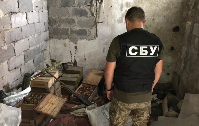 Пластид, мины и гранаты: на Донбассе обнаружили схрон добробата
