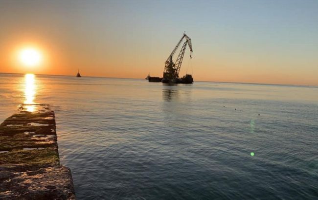 В Одесі прибрали затонулий танкер Delfi