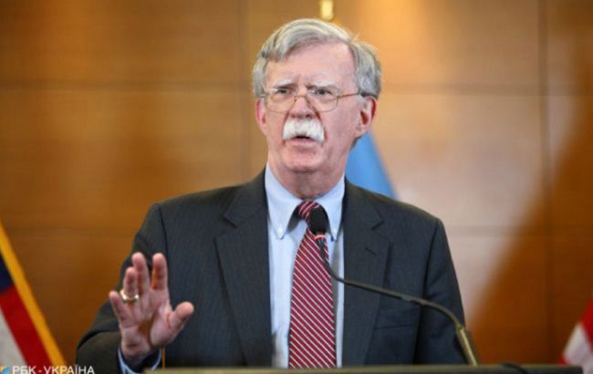 В США начали расследование о разглашении секретной информации экс-советником Трампа