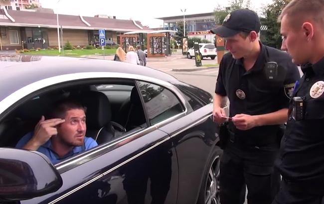 В Харькове патрульные нарвались на пьяного хама за рулем Rolls-Royce