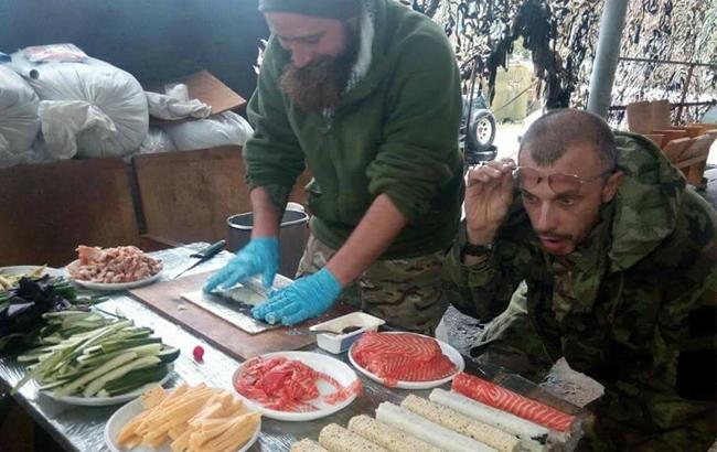 "Когда шеф-повар на войне": бойцов Нацгвардии в АТО побаловали деликатесами