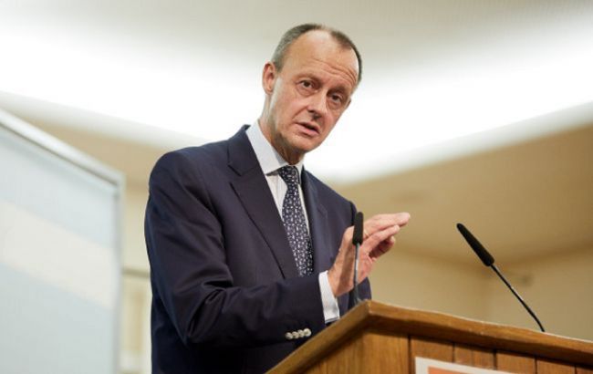 Потенційний наступник Меркель назвав Путіна винуватцем припливу біженців в Європу