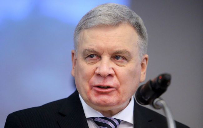 Глава Минобороны назвал предварительную причину крушения АН26 под Харьковом