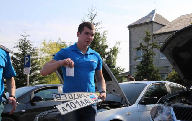 Бойовики "ЛНР" збираються штрафувати водіїв за відсутність "місцевої" реєстрації авто