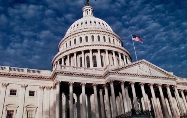 Сенат США продлил бюджет для предотвращения "шатдауна"