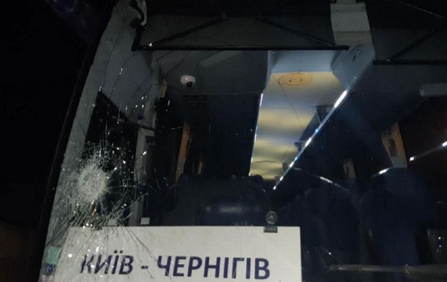 У Чернігові напали на пасажирський автобус