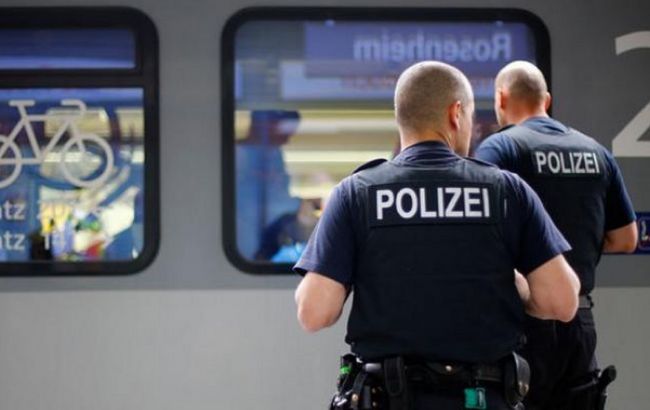 В Германии уборщица обнаружила взрывное устройство в пригородном поезде