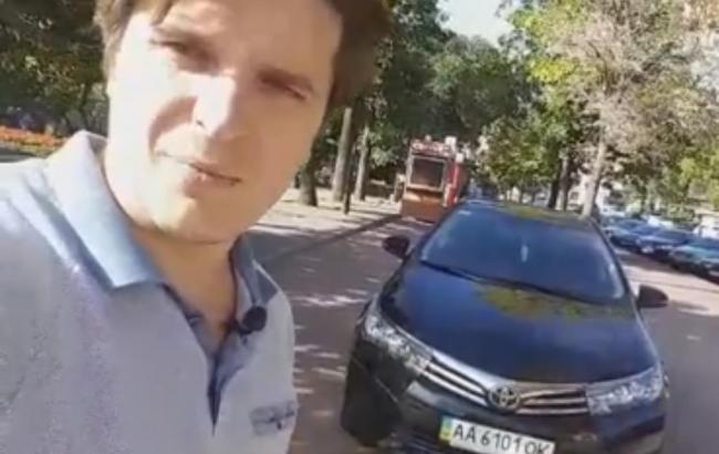 "Складно бути муд*ком": телеведучий висміяв столичного "героя паркування"