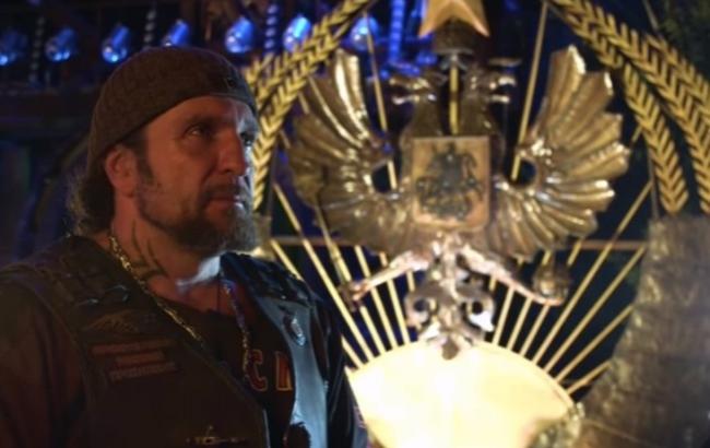 "Встаємо над світом пятою імперією": путінський байкер прочитав в Криму націоналістичний вірш