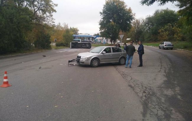 У Запоріжжі перекинулася маршрутка, є постраждалі
