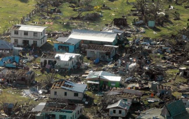 Число жертв урагана на Фиджи возросло до 29 человек