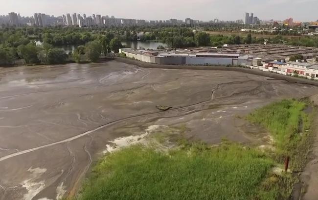 "ЭкоМайдан" показав катастрофу на отруєному озері у Києві