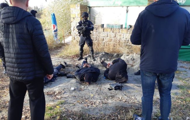 В Харькове задержали трех иностранцев за хранение оружия