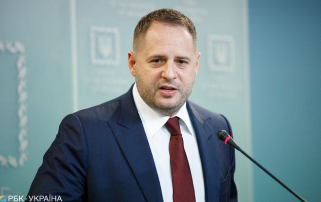 Політична криза в Україні спровокована низкою рішень КСУ, - глава ОП
