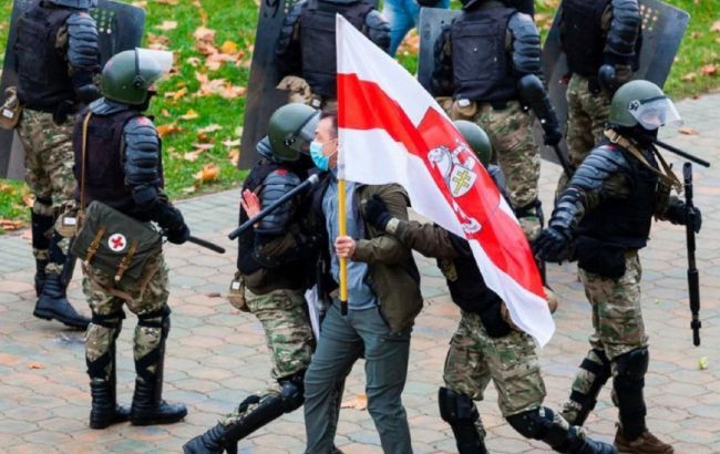 У Білорусі в січні з політичних мотивів затримали майже 900 осіб, - правозахисники