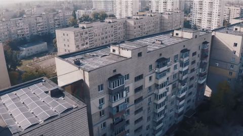 ДТЭК подсоединил к сети крупнейшую солнечную электростанцию на крыше многоэтажки