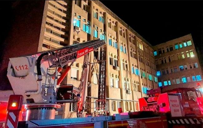 Румыния после масштабного пожара проверит все отделения интенсивной терапии