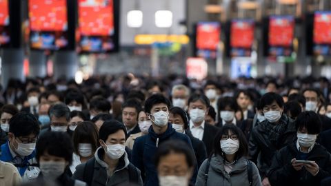 Мешканців Японії будуть вакцинувати від коронавірусу безкоштовно