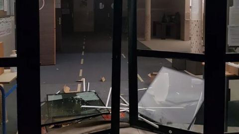 У Франції невідомі в'їхали в мечеть на автомобілі