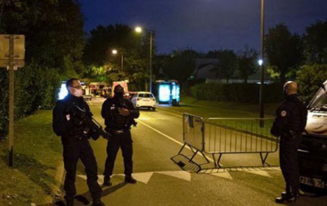 Во Франции задержали пять человек по делу об убийстве учителя