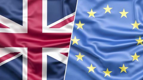 Великобритания и ЕС обсуждают соглашение по Brexit всю ночь