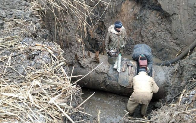 Попри обстріли: на Донбасі відремонтували водогін "Горлівка-Торецьк"