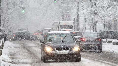 Первый уровень опасности. В Украине ожидается гололед, возможны перебои со светом