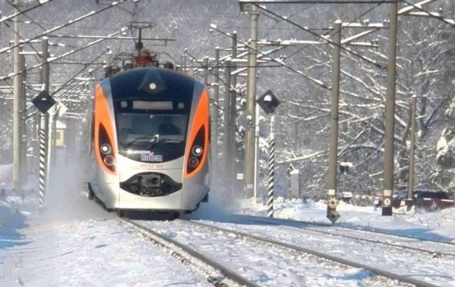 УЗ к 8 марта назначила дополнительный поезд "Киев - Харьков"