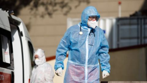 Критически не хватает медиков: мэр Львова попросил о помощи