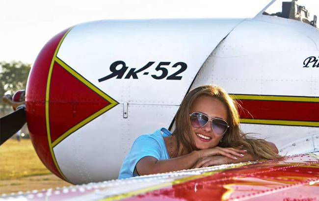 "В небе – с четырех лет": в сети рассказали вдохновляющую историю девушки-авиатора из Украины