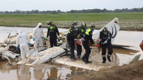 Шесть человек погибли при крушении самолета в Эквадоре
