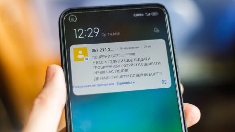 Украинцев защитят от произвола коллекторов: конец эпохи угроз по СМС?