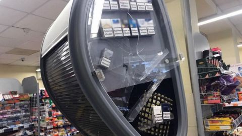 У Маріуполі чоловік влаштував погром в АТБ: розніс прилавки сокирою