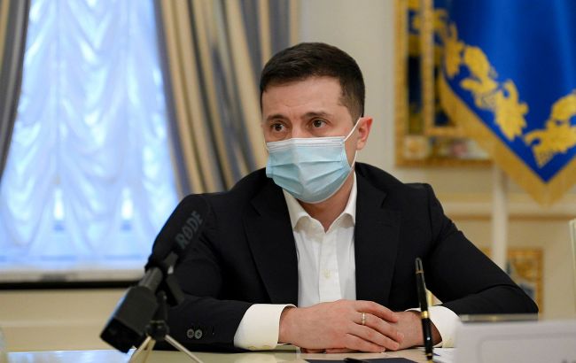 Україна має домовлятися про виробництво COVID-вакцин на своїй території, - Зеленський