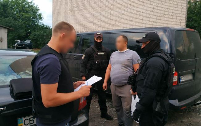 Правоохранители разоблачили преступную группу, которая сбывала фальшивые украинские документы