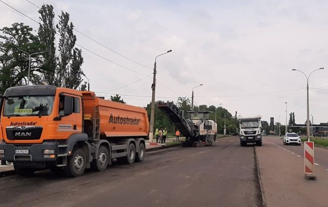 В Николаеве продолжили ремонт трассы М-14
