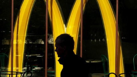 McDonald's зобов'язав співробітників в США зробити щеплення від коронавірусу до жовтня