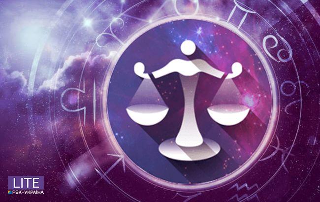 Гороскоп на октябрь 2021 для Весов: берегитесь финансовых проблем и манипуляторов!