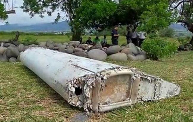 Слідчі продовжать пошуки MH370 у зв'язку з річницею