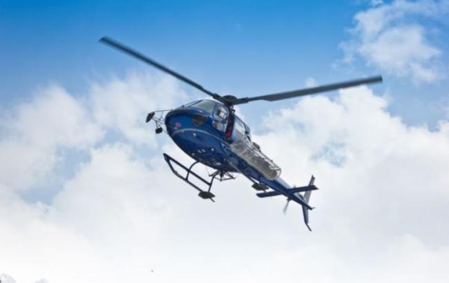 В Перу при попытке приблизиться к вертолету премьера погибла молодая девушка