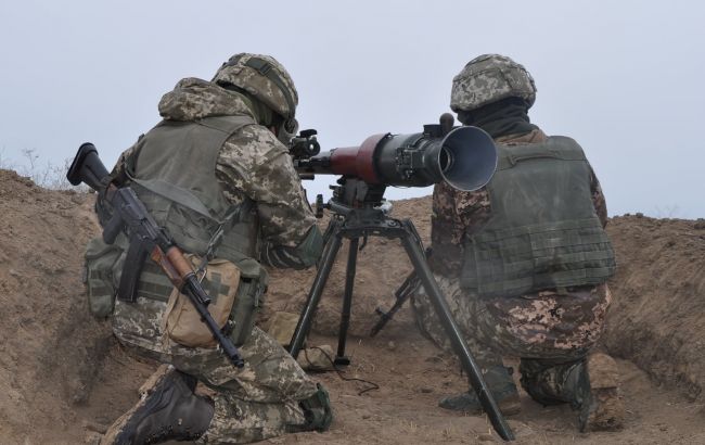 На адмінмежі з Кримом гранатометники відпрацьовують знищення танків