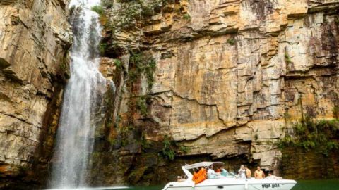 У Бразилії скеля звалилася на туристів, загинули п'ять осіб